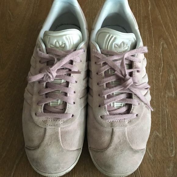 pale pink tennis shoes